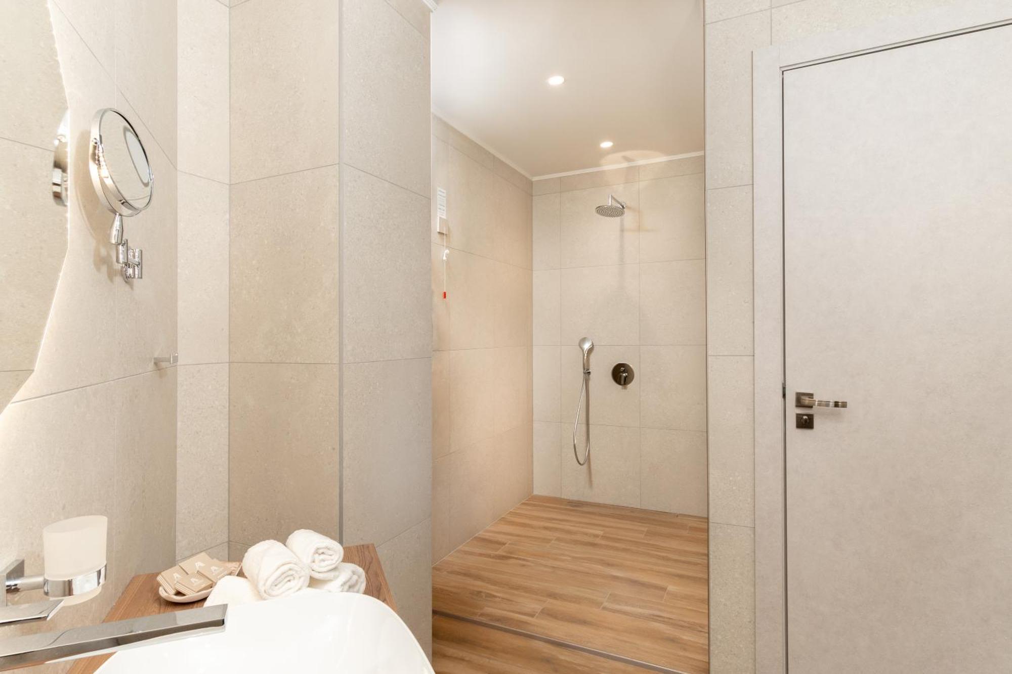 Atmosphere Balneo Hotel & Spa Pavel Banya Exterior foto