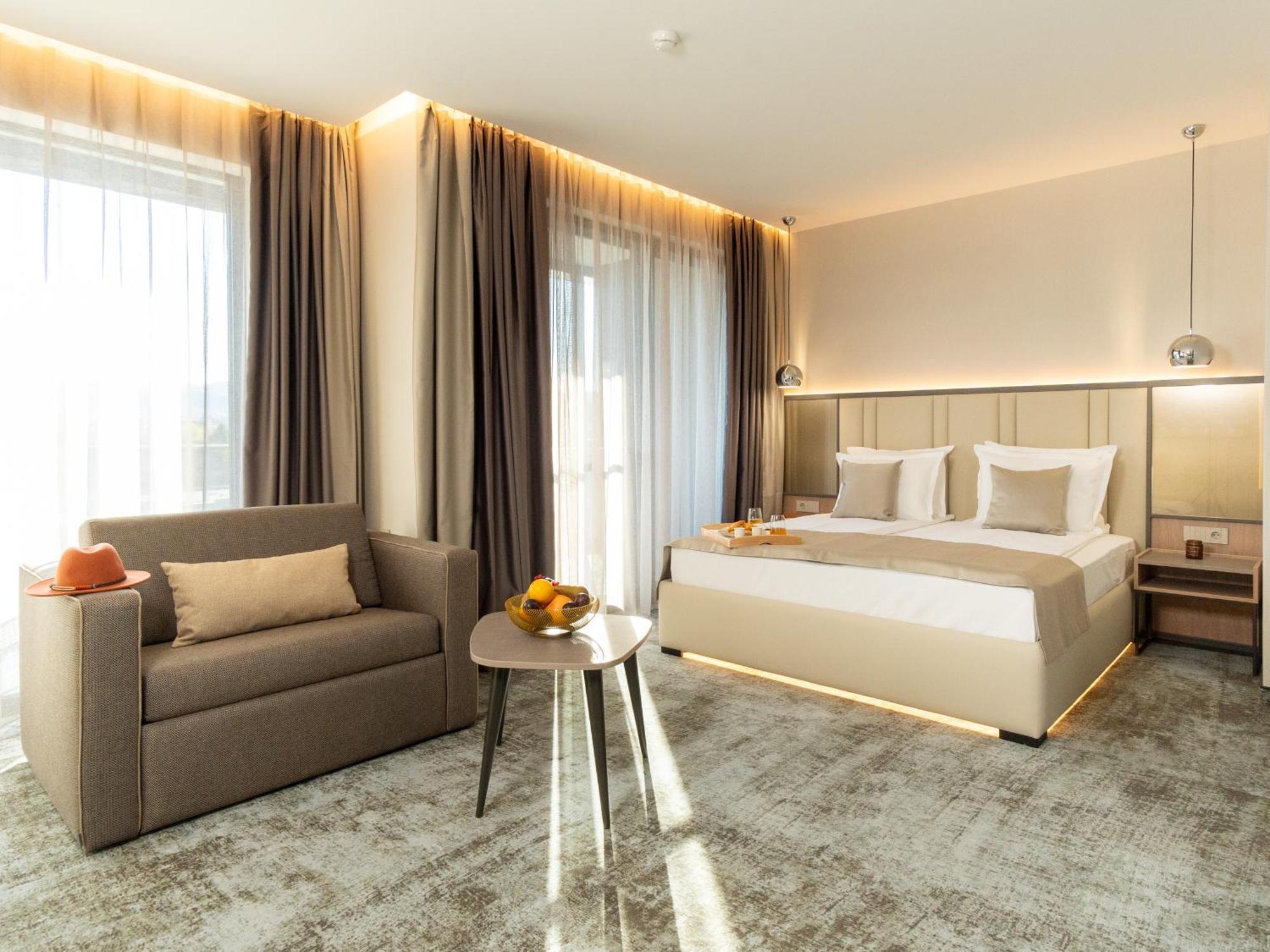 Atmosphere Balneo Hotel & Spa Pavel Banya Exterior foto